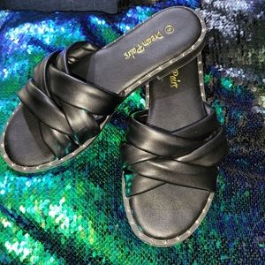 DREAM PAIRS Black Stud Slide Sandals